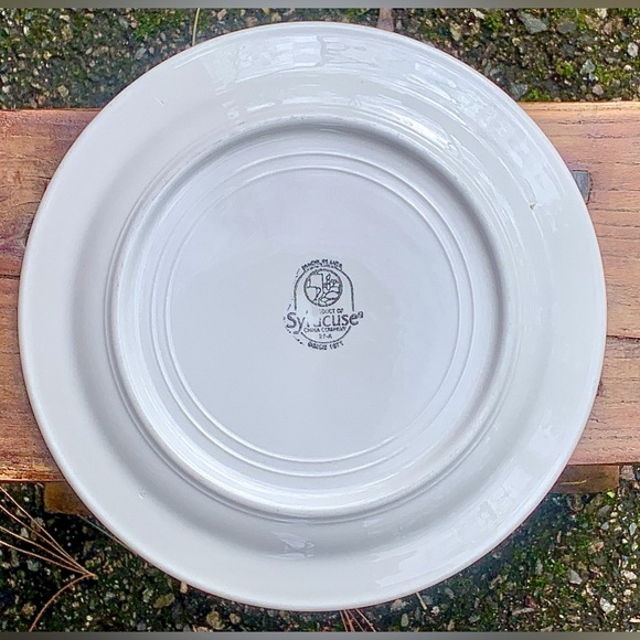 Vintage Discontinued Syracuse Cotillion Laurel Embossed Gold Trim Salad Plate - Picture 6 of 9